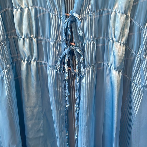 Coverup. So pretty. No stains or damage. - Picture 3 of 5